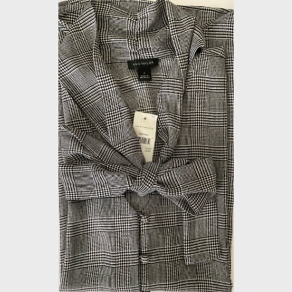 Ann Taylor Houndstooth Plaid Bow Neck Button Down Shell Black & White Size S NWT - Picture 10 of 10